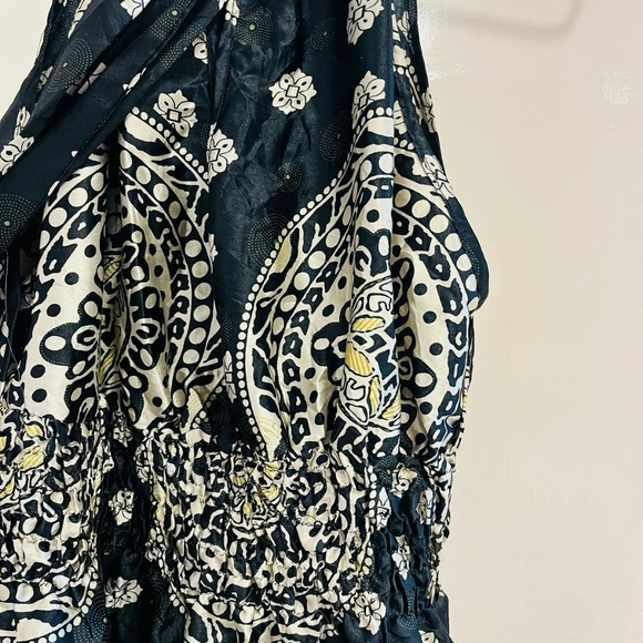 Black printed satin halter neck top - Picture 7 of 9